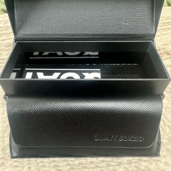 **NWT** Quay x Guizio Slate Sunglasses main image 4